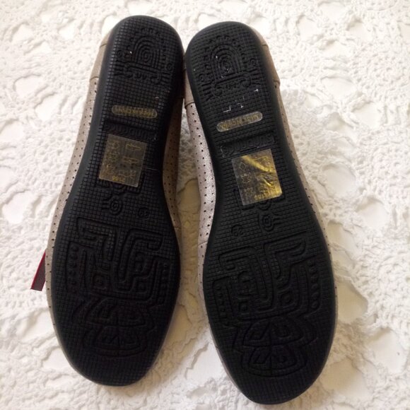 Sundance Ankle Bootie Flat Shoes Metallic Leather Slip On Round Toe 39 EU Women - Picture 8 of 9